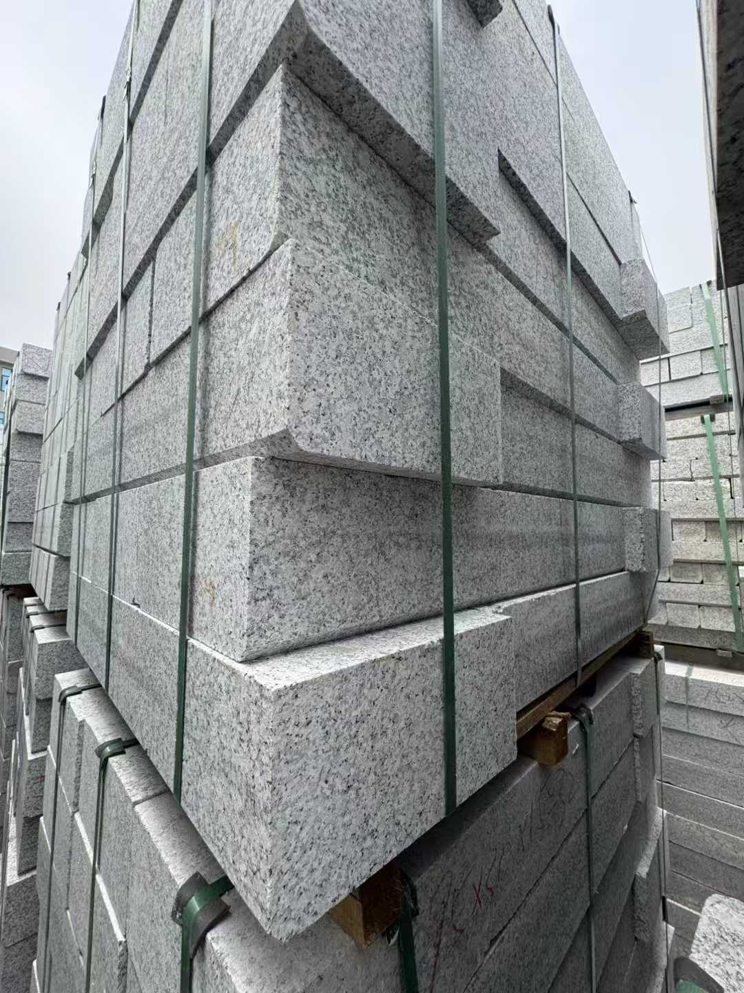 株洲芝麻白路牙石 马路牙子